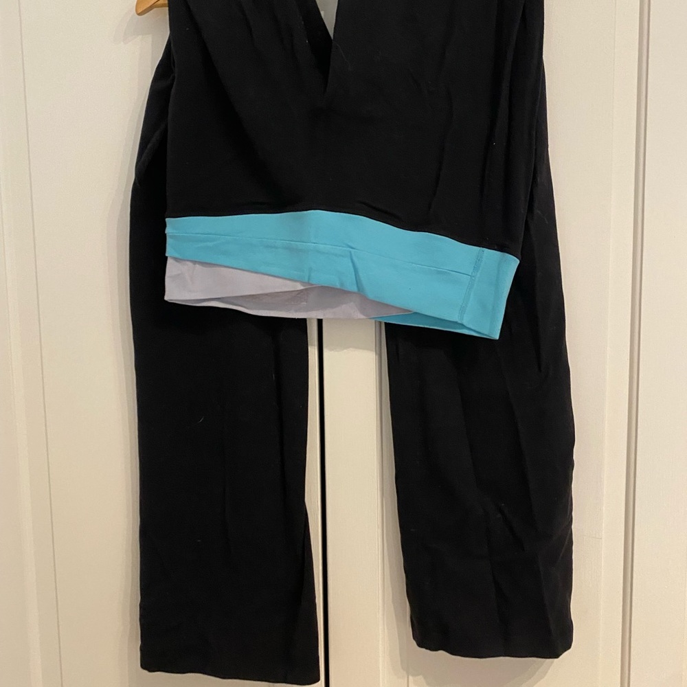 Lululemon yoga pants size 8